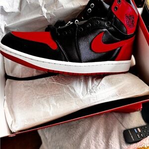 Jordan Men's Black and Red Sneakers